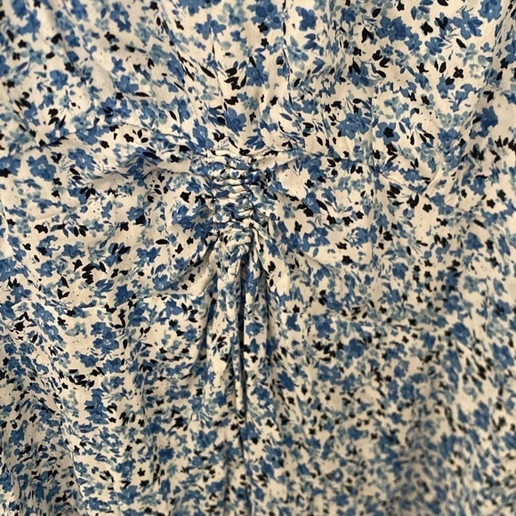 Cotton On blue floral cinched waist short sleeve Size Xs - Picture 4 of 6